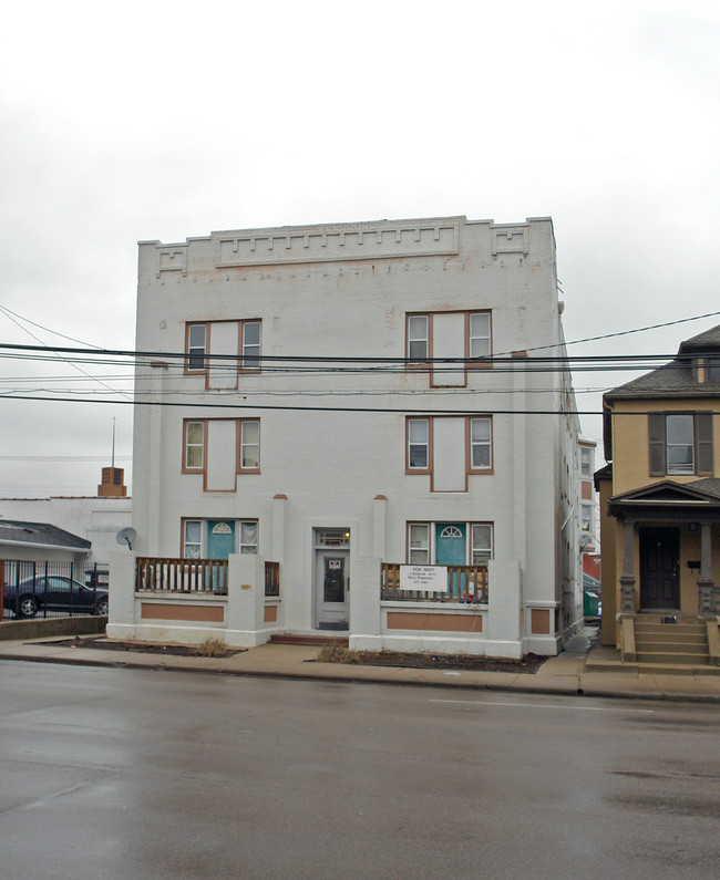 1032 Wayne Ave in Dayton, OH - Building Photo - Building Photo