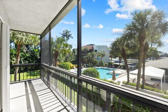 3000 Presidential Way in West Palm Beach, FL - Building Photo - Building Photo