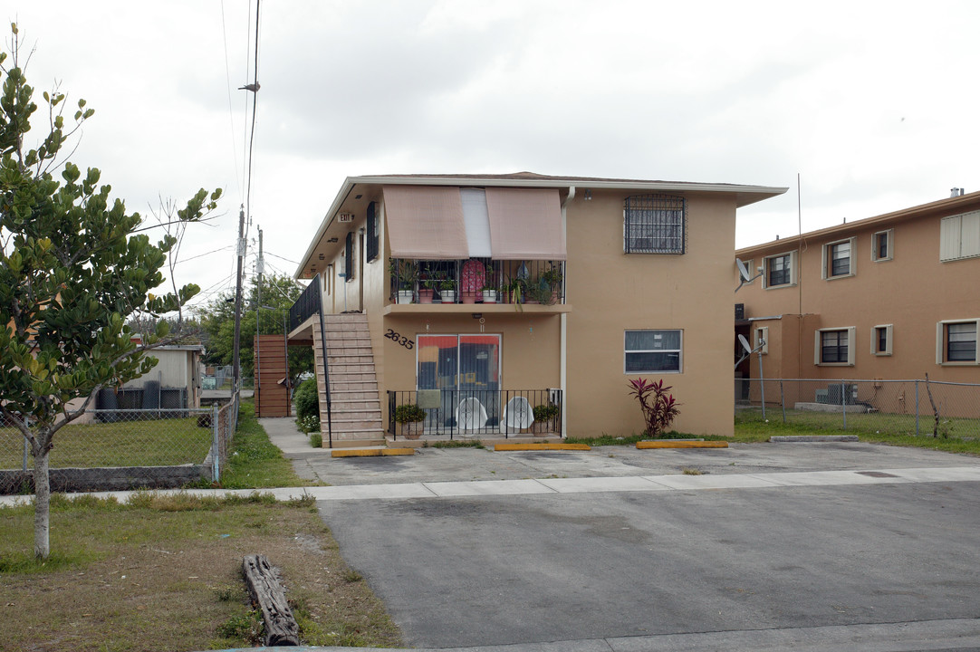 2635 W 2nd Ave in Hialeah, FL - Building Photo