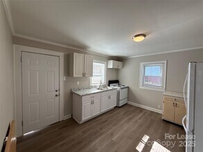 825 Cason St in Belmont, NC - Building Photo - Building Photo