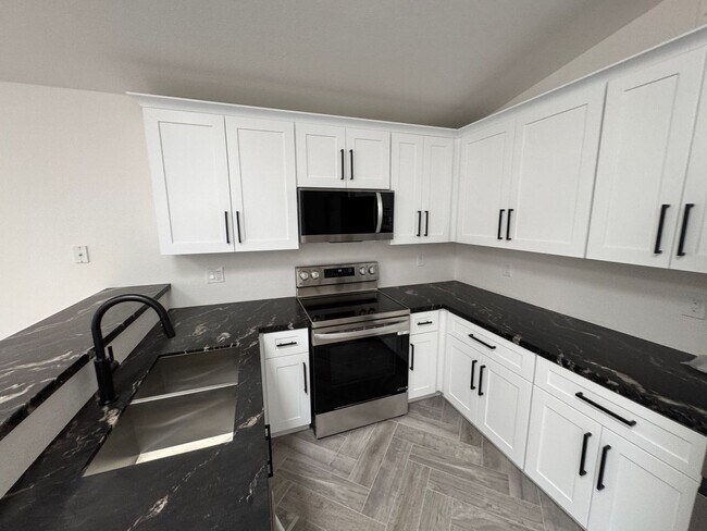 18644 N 44th Pl in Phoenix, AZ - Building Photo - Building Photo