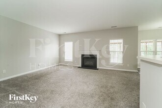 11831 Guildhall Ln in Charlotte, NC - Foto de edificio - Building Photo