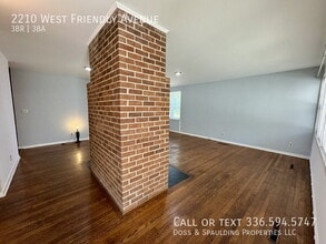 2210 W Friendly Ave in Greensboro, NC - Building Photo - Building Photo