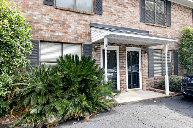 6240 Lucille Dr | Rentals in North Charleston, SC