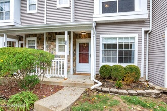 13 Canidae Ct in Tinton Falls, NJ - Building Photo - Building Photo