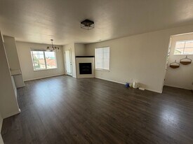 1094 Longbow Ln in Bozeman, MT - Building Photo