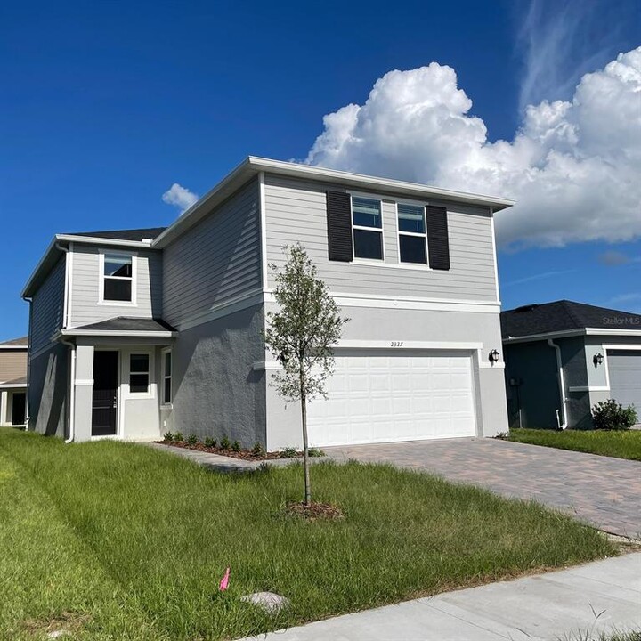 2327 Twin Flower Ln in Sanford, FL - Building Photo