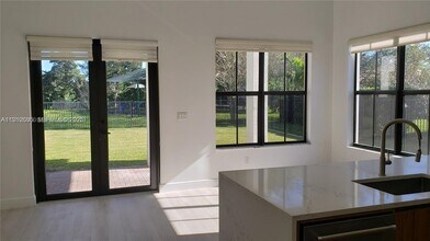 8280 NW 28th St in Pembroke Pines, FL - Building Photo - Building Photo