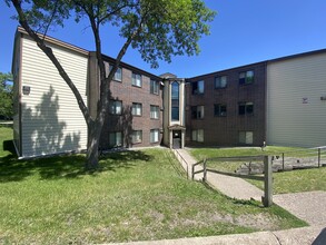 Windy Hill Apartments in St. Cloud, MN - Building Photo - Building Photo