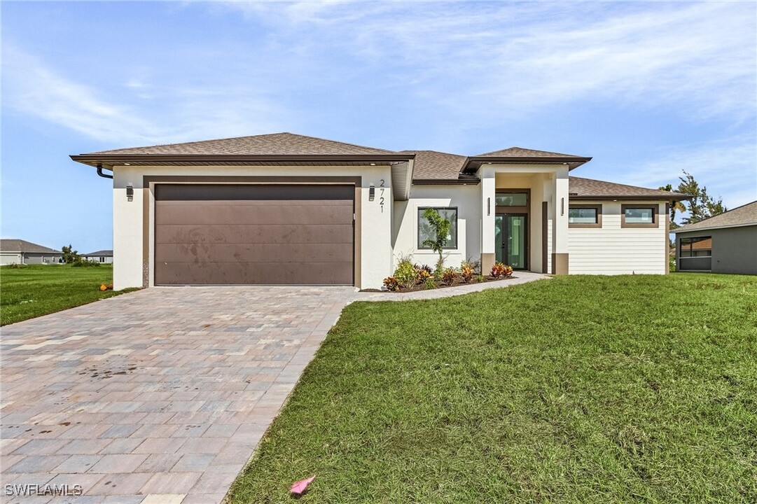 2721 NW 10th Terrace in Cape Coral, FL - Building Photo