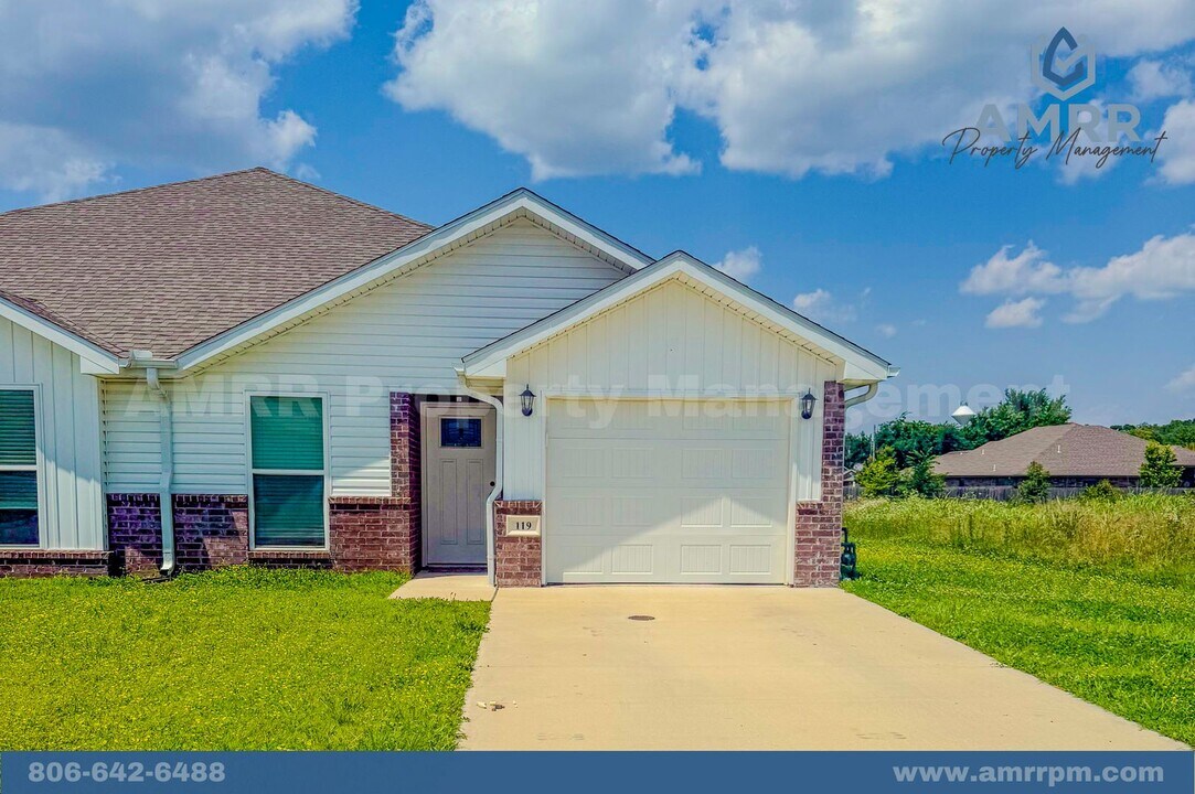 119 Anita Plaza in Carl Junction, MO - Building Photo