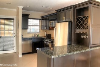 40 Isle of Venice Dr in Fort Lauderdale, FL - Building Photo - Building Photo