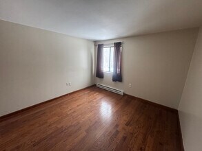 126 Watertree Dr in East Syracuse, NY - Foto de edificio - Building Photo