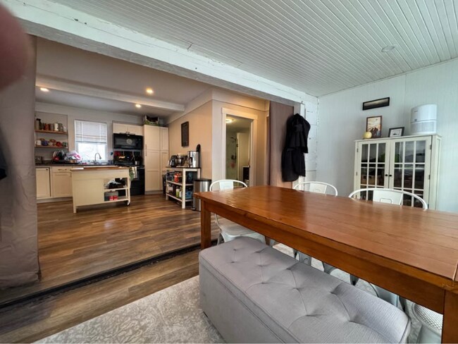 121 E Main St in Yarmouth, ME - Building Photo - Building Photo