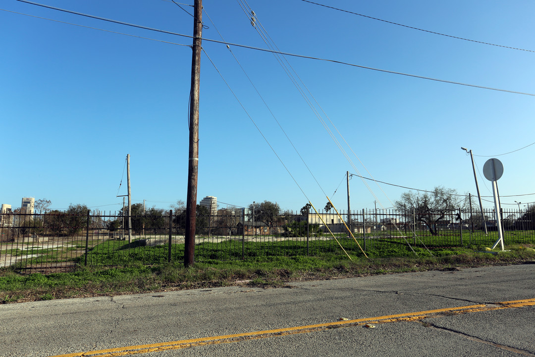 North Side Manor Apartments in Corpus Christi, TX - Building Photo