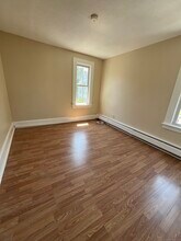 16 Ellis St in New Britain, CT - Building Photo - Building Photo