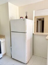 12 S Van Dorn St, Unit 407 in Alexandria, VA - Building Photo - Building Photo