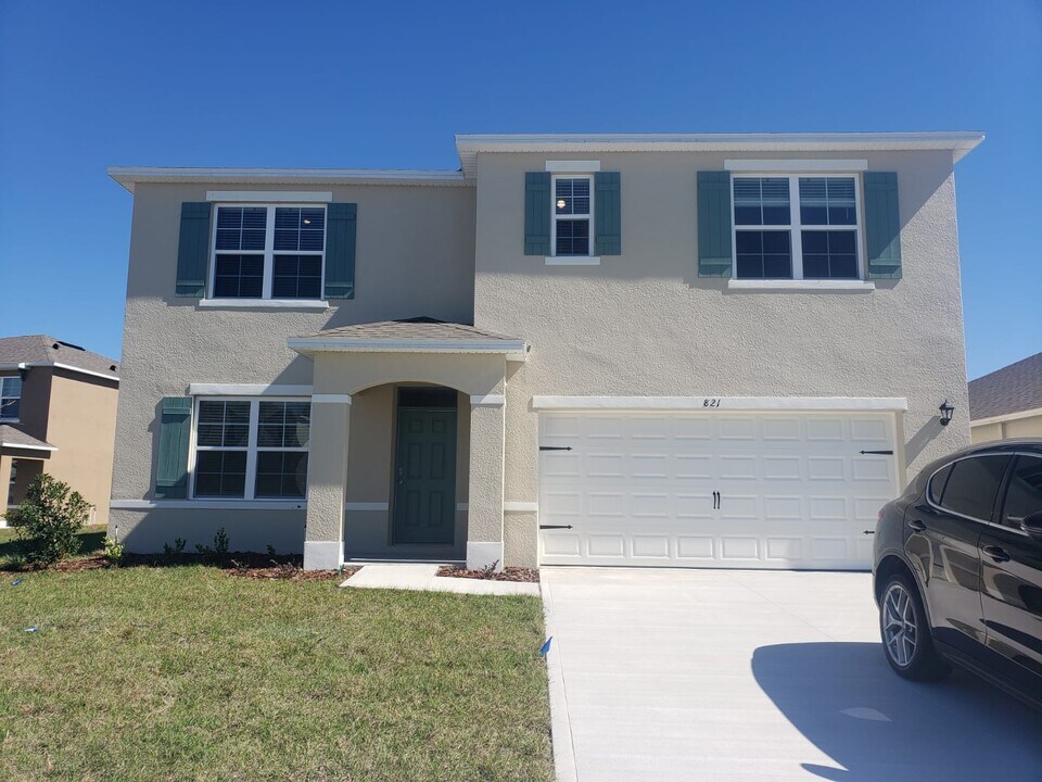 821 Sun Burst Rd in Winter Haven, FL - Building Photo