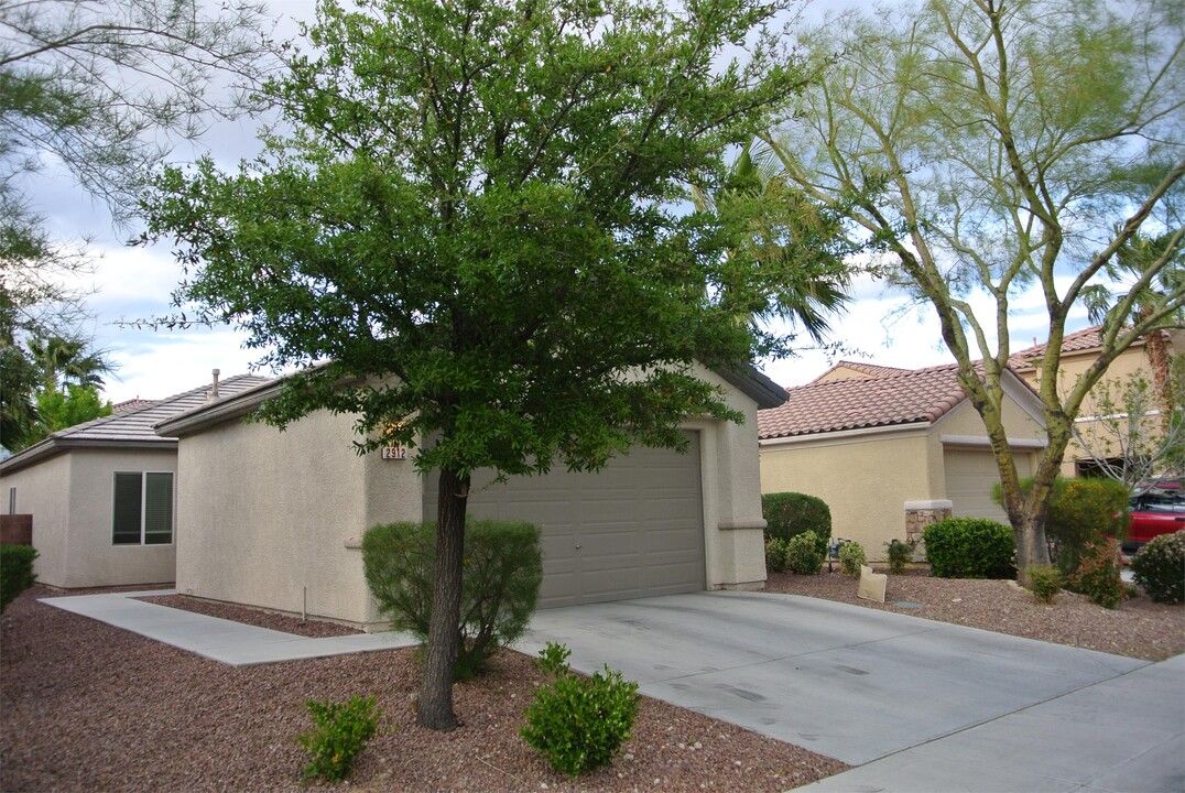 2912 Dowitcher Ave in North Las Vegas, NV - Building Photo