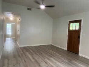 201 Castro St in Thrall, TX - Building Photo - Building Photo