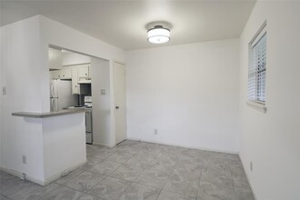1855 Portsmouth St-Unit -B in Houston, TX - Building Photo - Building Photo