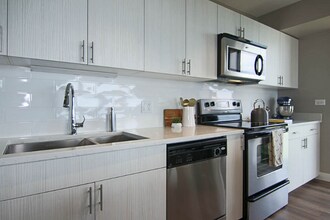 1700 N Clark St in Chicago, IL - Building Photo - Building Photo
