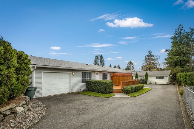 property at 1406 E Illinois St
