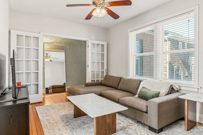 1210 S Newstead Ave, Unit 2E in St. Louis, MO - Foto de edificio - Building Photo