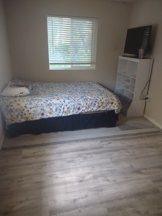 1450 Elk Valley Rd, Unit BigRoom in Crescent City, CA - Building Photo