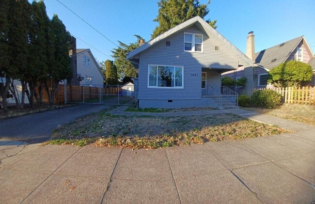 property at 6827 NE Glisan St