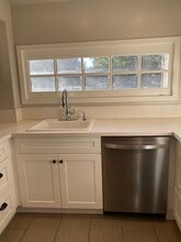 1357 E Orange Grove Blvd, Unit B in Pasadena, CA - Building Photo - Building Photo