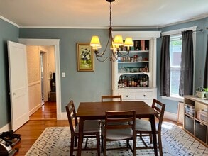 52 Mt Vernon St, Unit 1 in Arlington, MA - Foto de edificio - Building Photo
