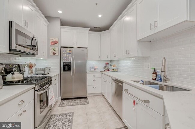 property at 5112 Knapp Pl