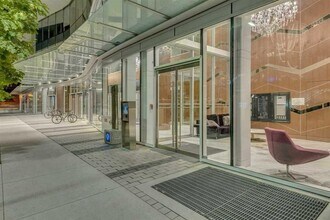 68 Smithe St in Vancouver, BC - Building Photo - Building Photo