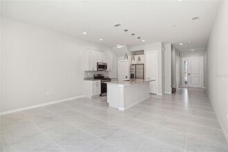 7554 Sunflower Cir in Kissimmee, FL - Building Photo - Building Photo