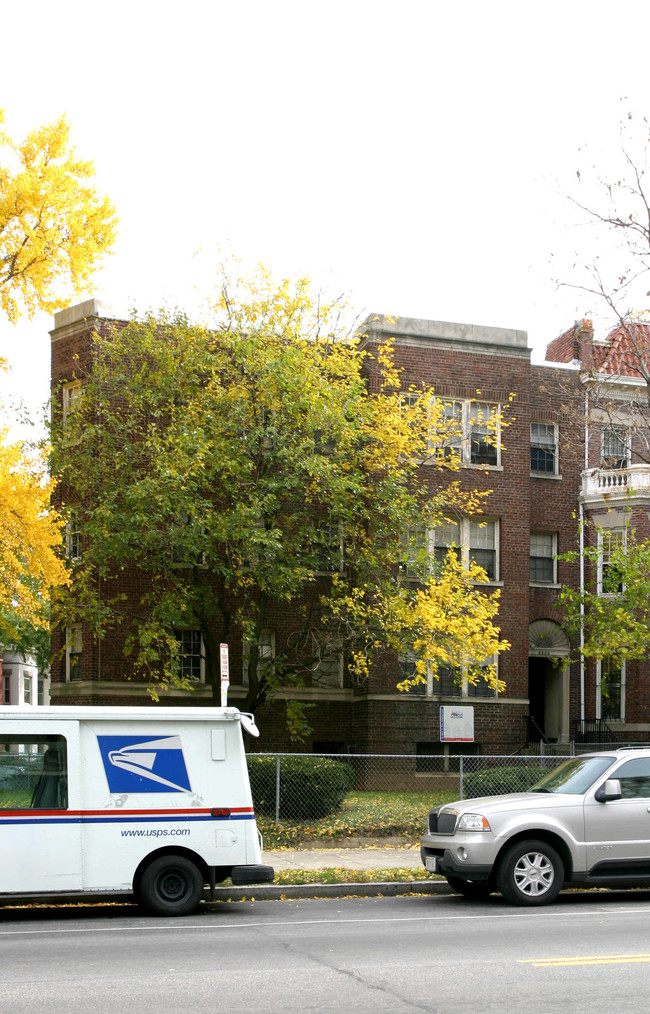 3323 16th St NW in Washington, DC - Building Photo - Building Photo