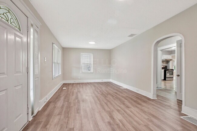 913 Denmark St in Louisville, KY - Building Photo - Building Photo