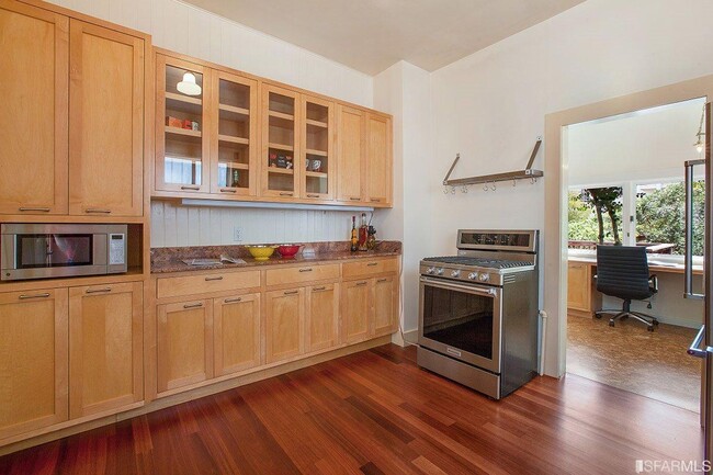property at 2755 Sutter Street