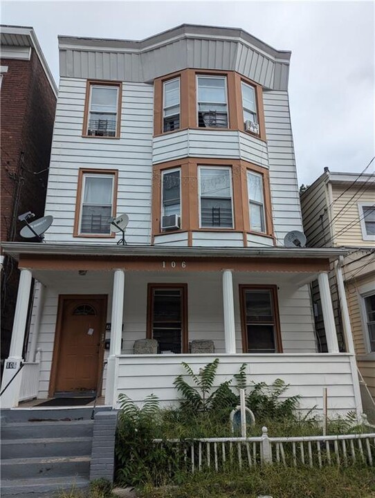 106 Benkard Ave in Newburgh, NY - Building Photo