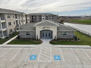 Flats at Van Alstyne in Van Alstyne, TX - Building Photo - Building Photo