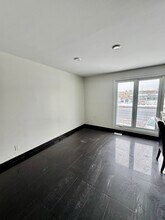 1016 Maitland Ave in Ottawa, ON - Building Photo - Building Photo