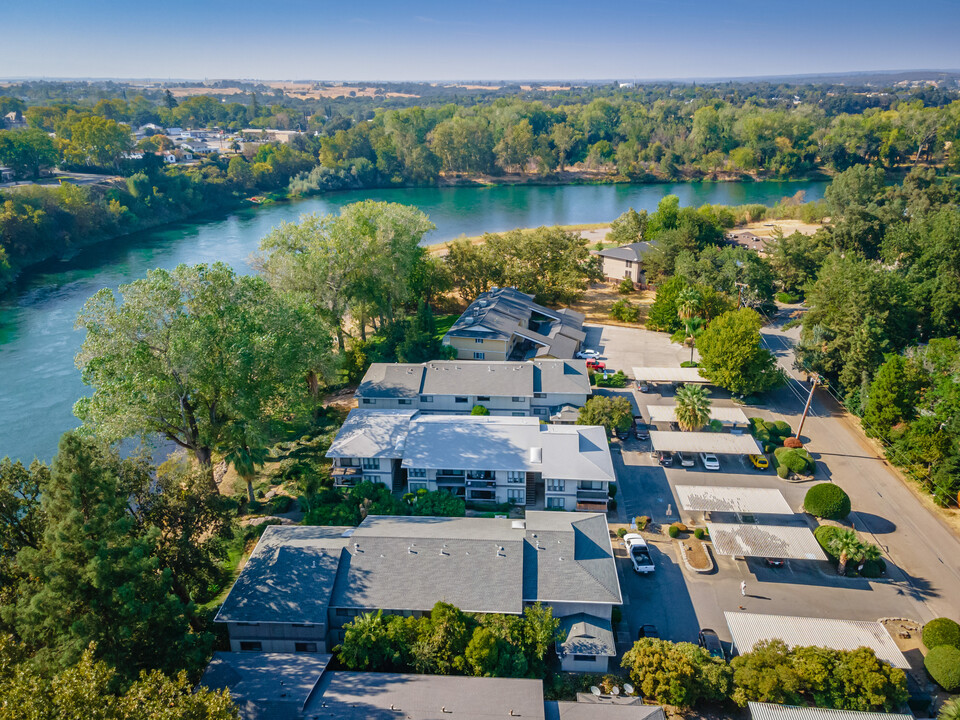 Lakeside in Red Bluff, CA - Building Photo