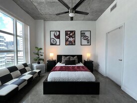 313 NE 2nd St in Fort Lauderdale, FL - Building Photo
