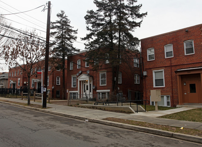 3060 30th St SE in Washington, DC - Building Photo - Building Photo