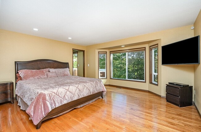 6163 144th Pl SE in Bellevue, WA - Building Photo - Building Photo