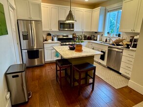 1207 14th St in Anacortes, WA - Building Photo - Building Photo