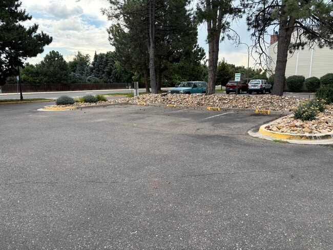 3131 S Estes St in Lakewood, CO - Foto de edificio - Building Photo