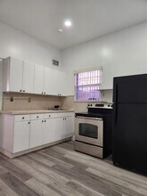 520 E 44th St-Unit -1W in Hialeah, FL - Building Photo - Building Photo