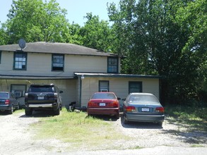 706 Harris Ave in Pasadena, TX - Building Photo - Building Photo