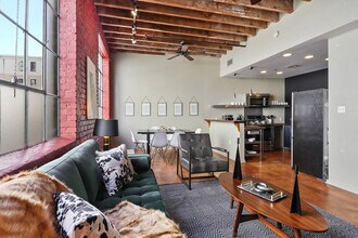 451 Andrew Higgins Dr in New Orleans, LA - Building Photo - Building Photo